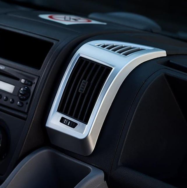 Per ventilazione dell'aria del cruscotto Peugeot Boxer (Argento) verniciata e pronta per essere montata su AUTO-SLEEPERS, BAILEY, HOBBY, HYMER, RAPIDO, SWIFT, AUTO-TRAIL.