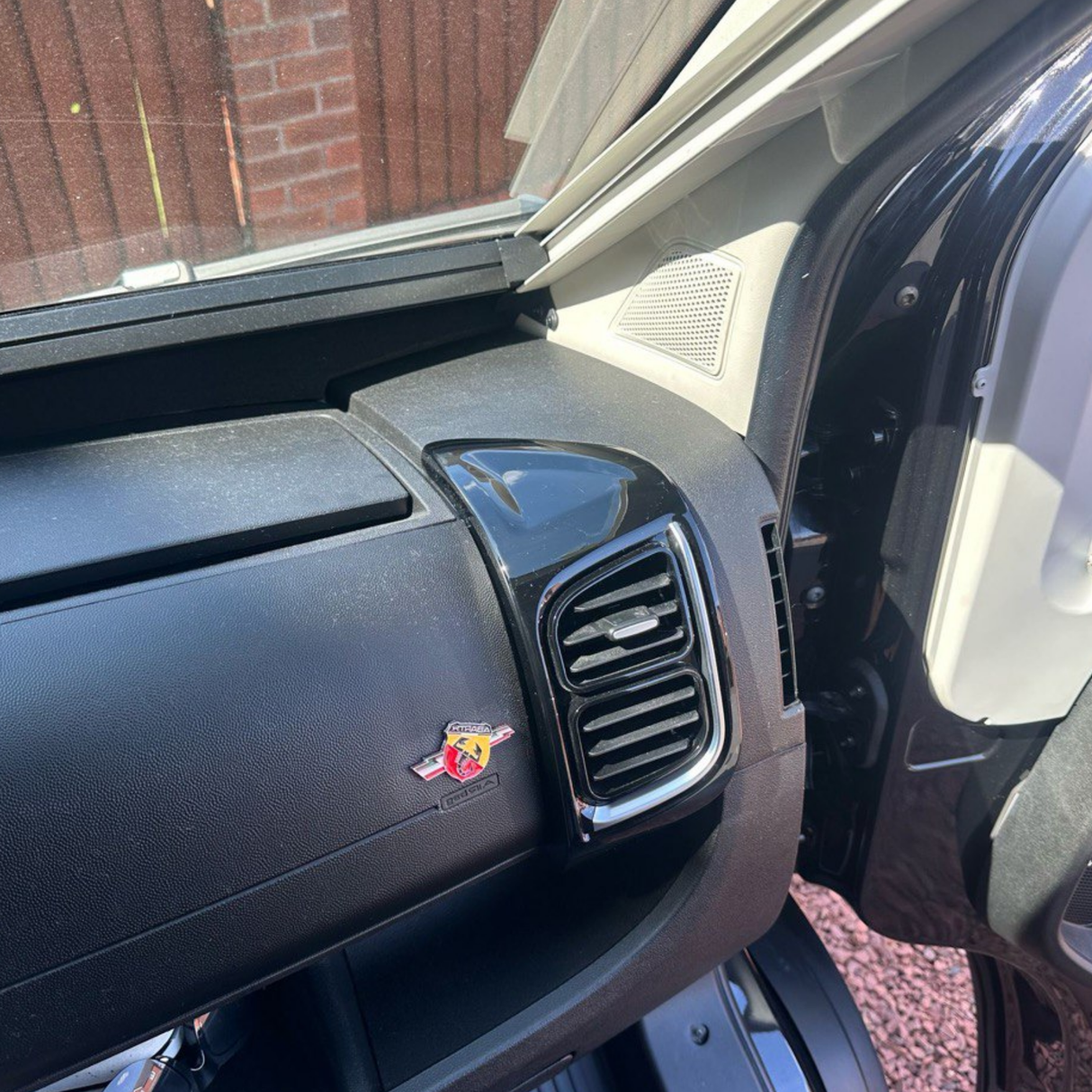 Pour Opel Movano Air Vent Trim Set - Mise à niveau du tableau de bord noir brillant pour les nouveaux modèles