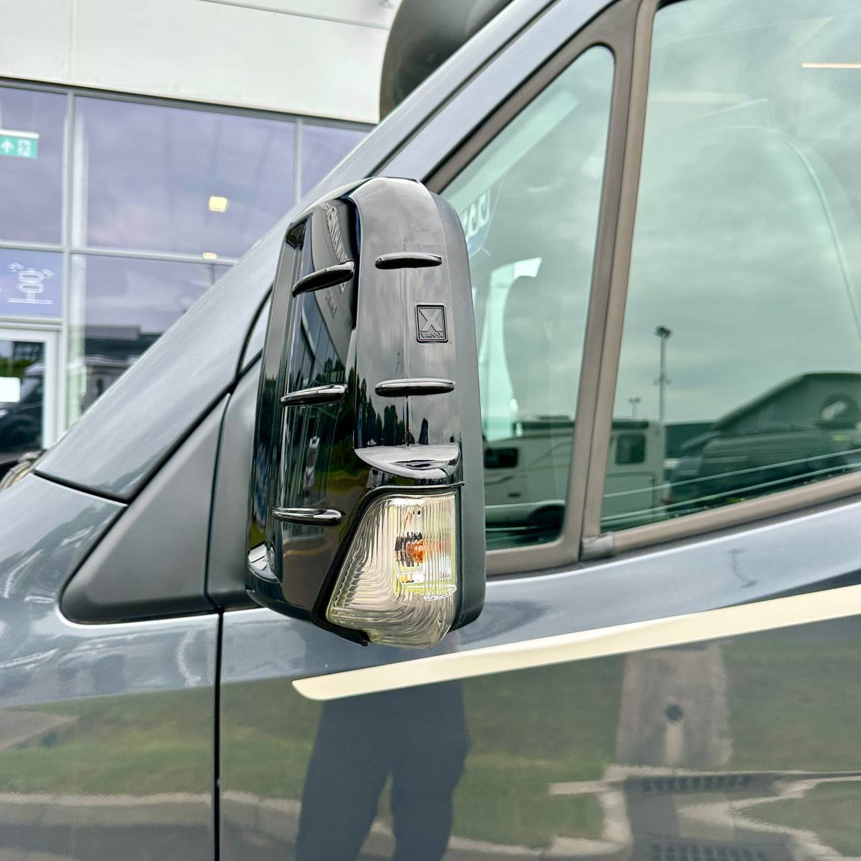 Voor Mercedes Sprinter 906 Glanzend zwarte buitenspiegelkappen – duurzame, stijlvolle bescherming