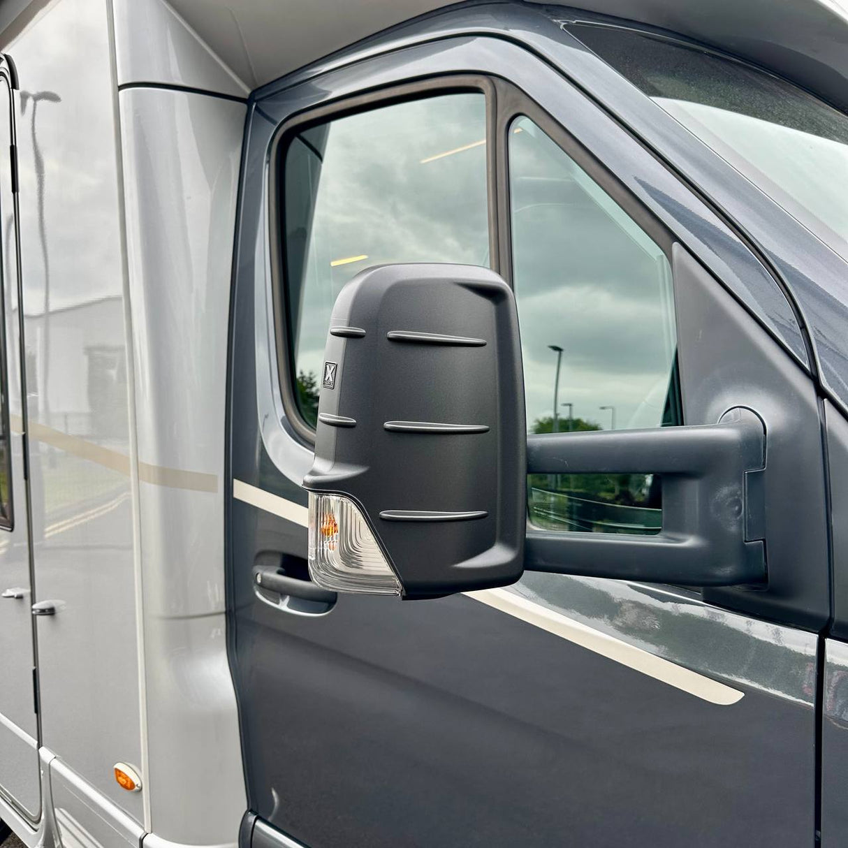 Pour les housses de copilote Mercedes Sprinter 906 - Finition Hammerite durable pour une protection renforcée