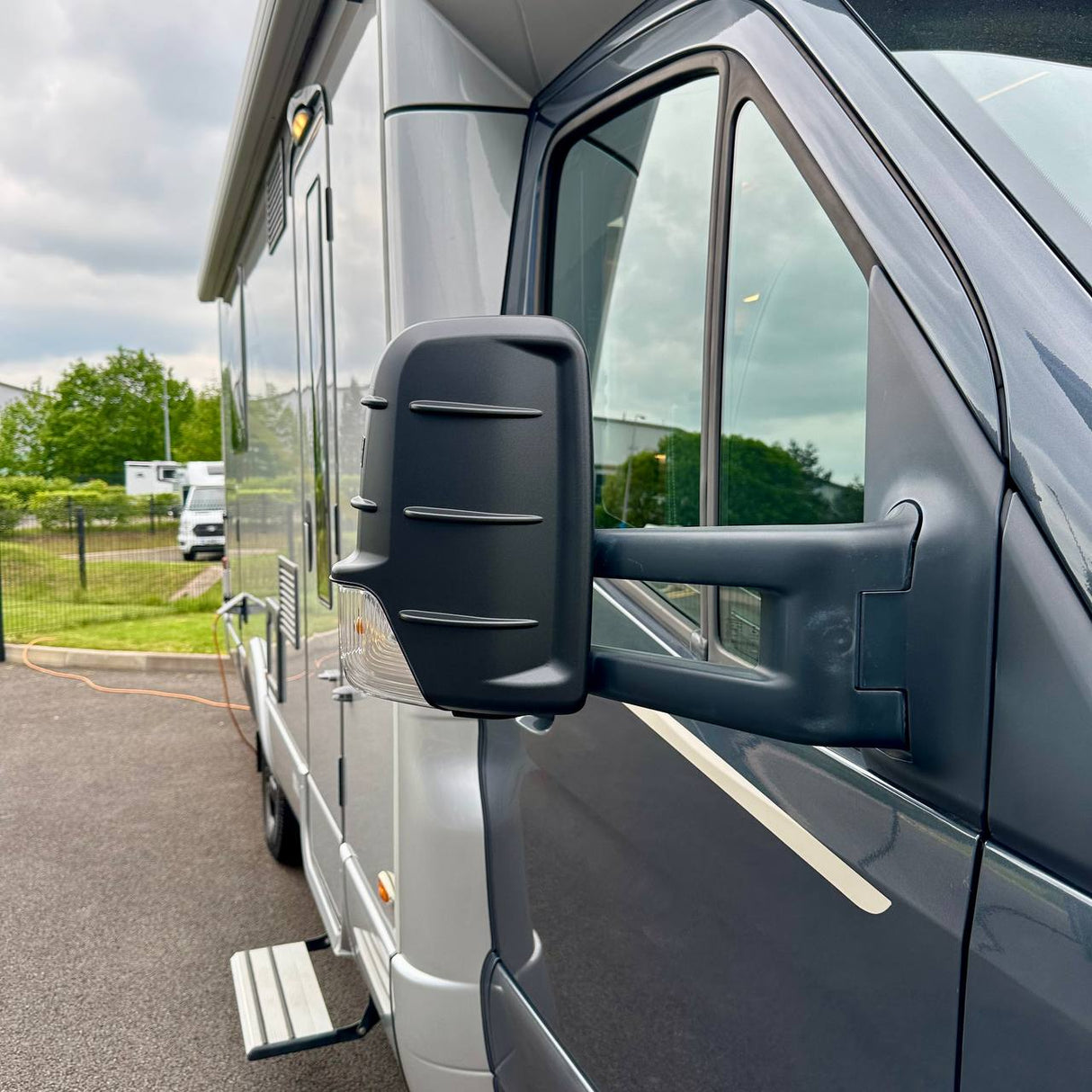 Pour les housses de copilote Mercedes Sprinter 906 - Finition Hammerite durable pour une protection renforcée