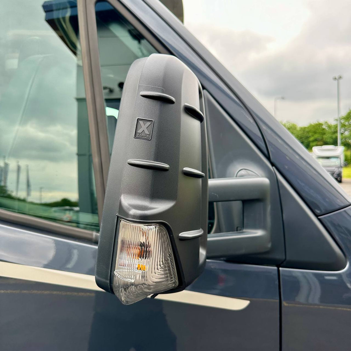 Pour les housses de copilote Mercedes Sprinter 906 - Finition Hammerite durable pour une protection renforcée