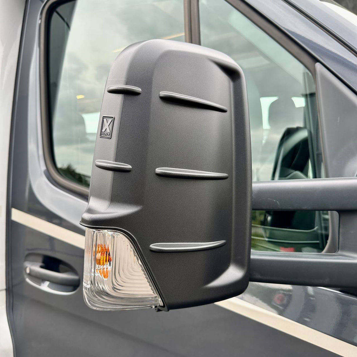 Pour les housses de copilote Mercedes Sprinter 906 - Finition Hammerite durable pour une protection renforcée