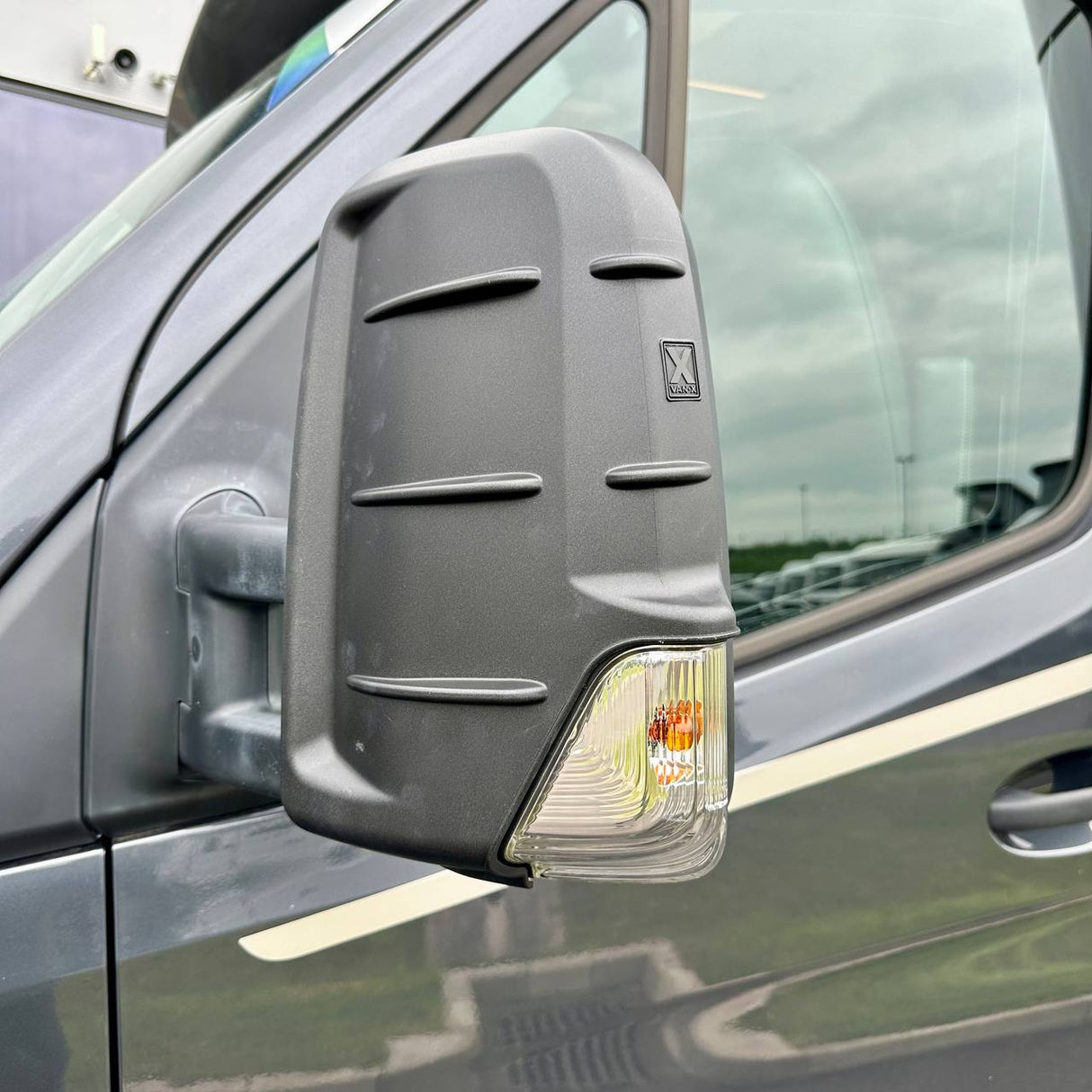 Pour les housses de copilote Mercedes Sprinter 906 - Finition Hammerite durable pour une protection renforcée