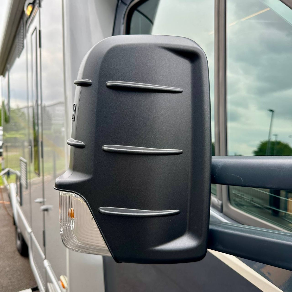 Pour les housses de copilote Mercedes Sprinter 906 - Finition Hammerite durable pour une protection renforcée