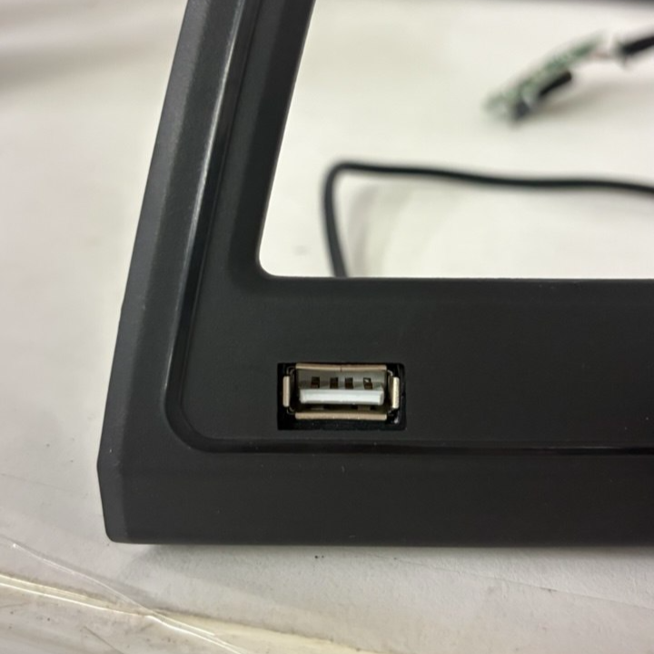 Per le finiture della VW T6 con portatapete - Lato sinistro – Accessori interni | Van-X