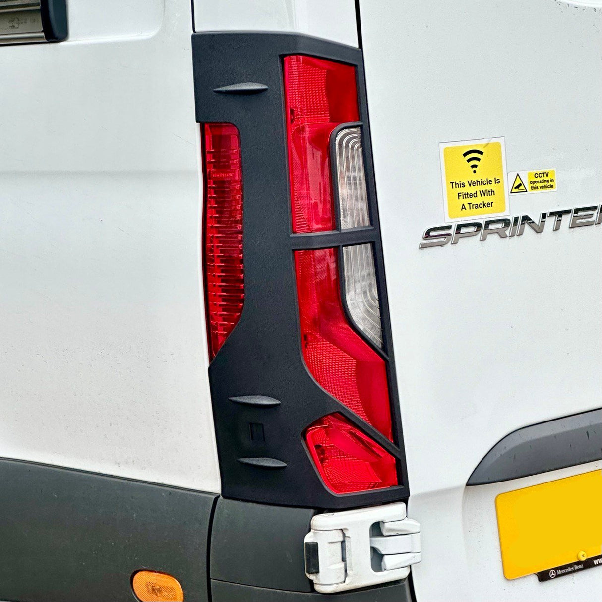 Per Protezioni Fari Posteriori Mercedes-Benz Sprinter 907 | Protezioni fanali posteriori per furgoni Sprinter – Van-X