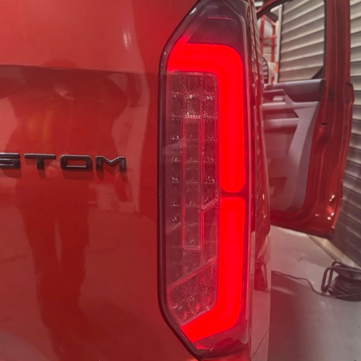 Para las nuevas luces traseras LED Transit Custom 2024 - Lentes ahumadas