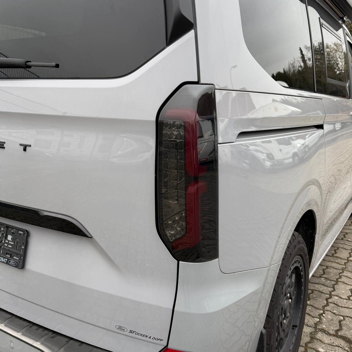 Per la nuova Van-X Custom 2024–2026 Luci posteriori Full LED – Aggiornamento delle lenti fumate