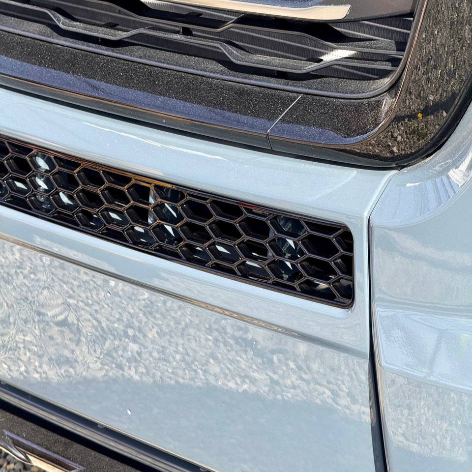 For Vauxhall Movano Bumper Honeycomb without Parking Sensors - Gloss Black