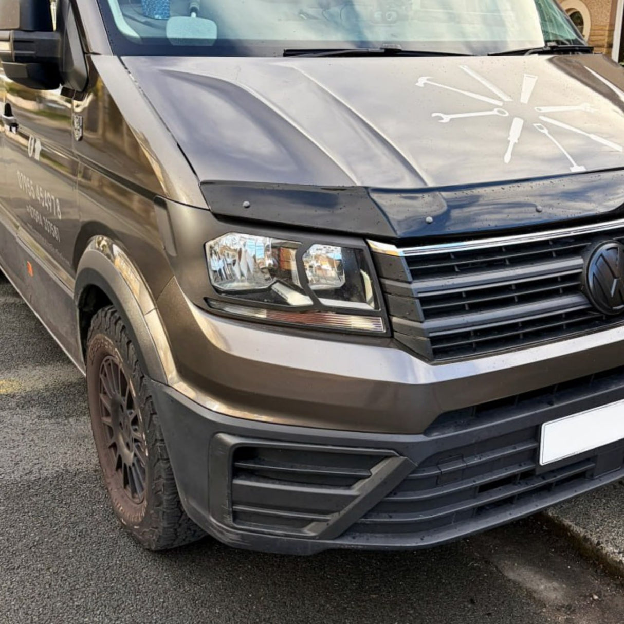 Para protectores de faros MAN TGE – Hammerite Ultimate Matte Black – Protección Premium | Van-X