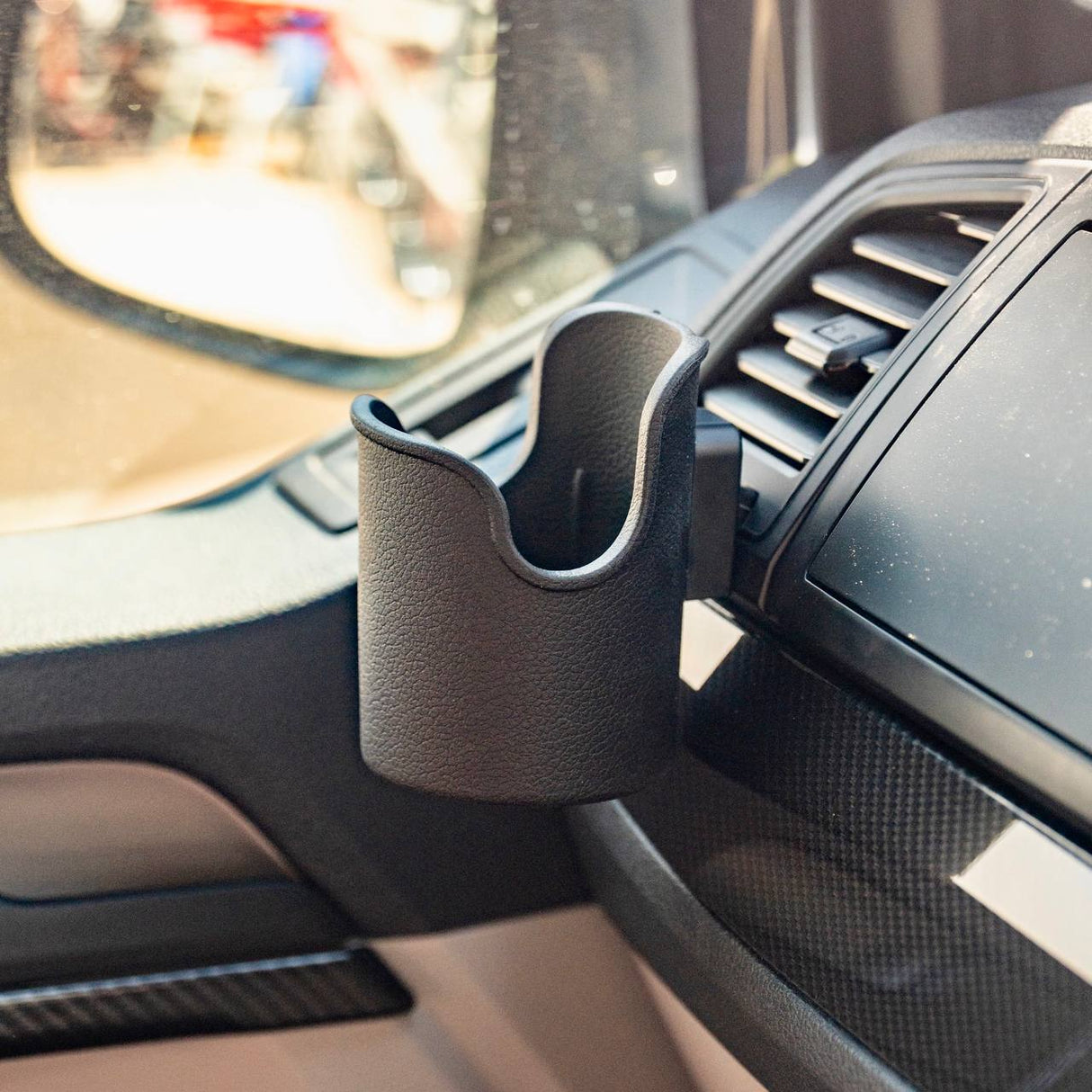 Para acabados de ventilación de aire del VW T6 con portavasos - Conjunto lateral izquierdo y derecho – accesorios interiores | Van-X