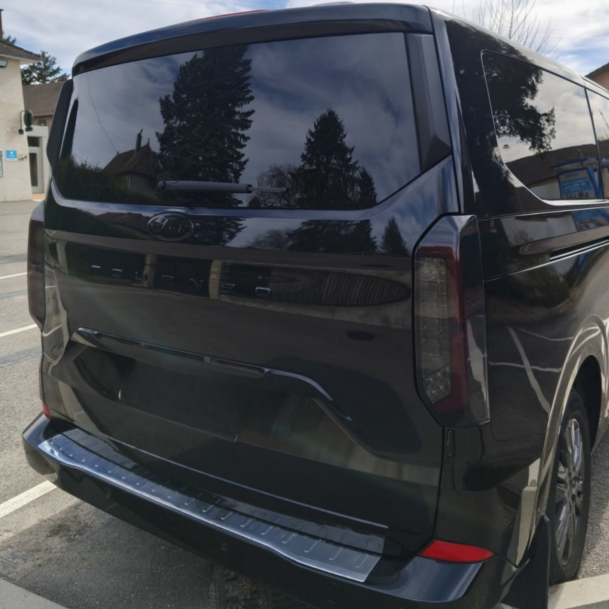 Per la nuova Van-X Custom 2024–2026 Luci posteriori Full LED – Aggiornamento delle lenti fumate