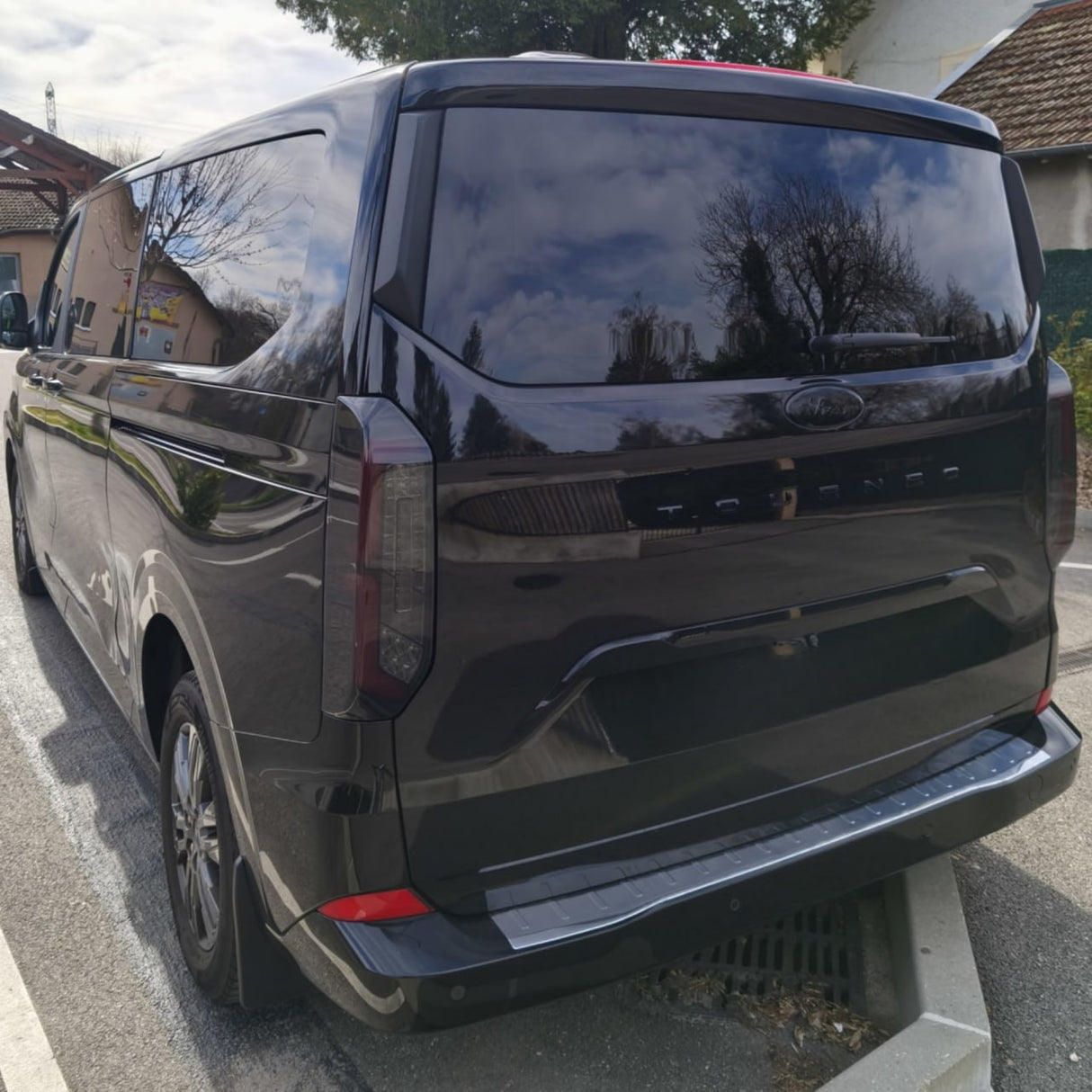 Per la nuova Van-X Custom 2024–2026 Luci posteriori Full LED – Aggiornamento delle lenti fumate