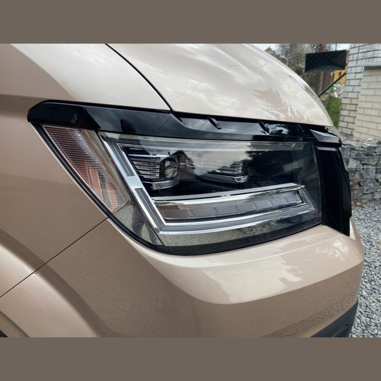 Para MAN TGE Headlight Eyebrow Trim – Gloss Black - Accesorio de estilo Van de Van-X