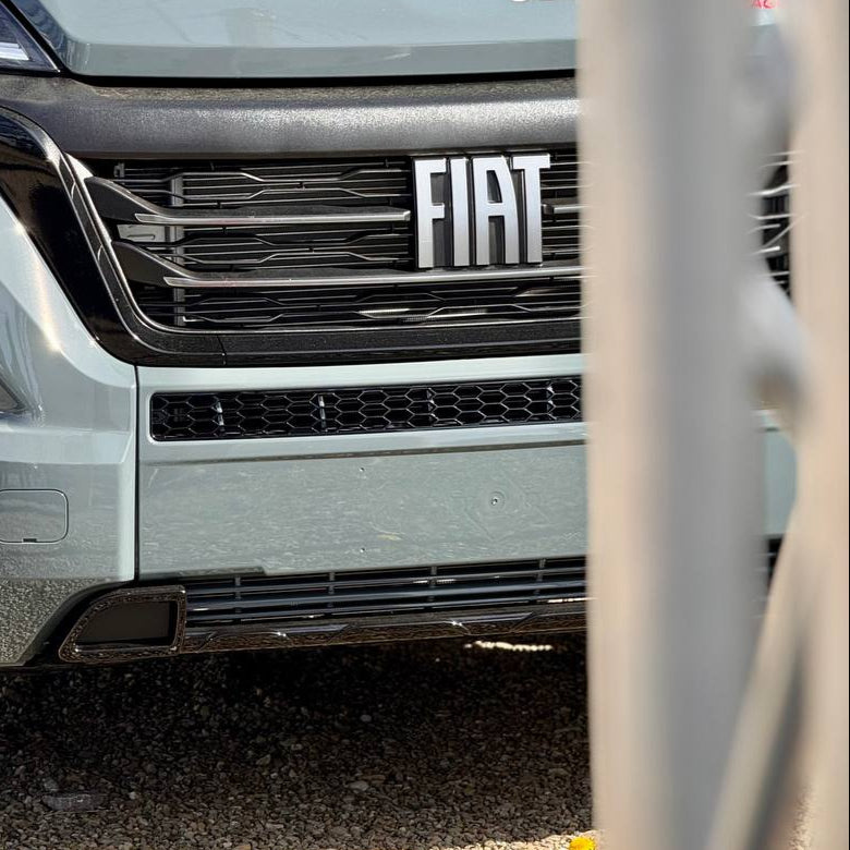 Paraurti Fiat Ducato Honeycomb senza sensori di parcheggio - Nero lucido