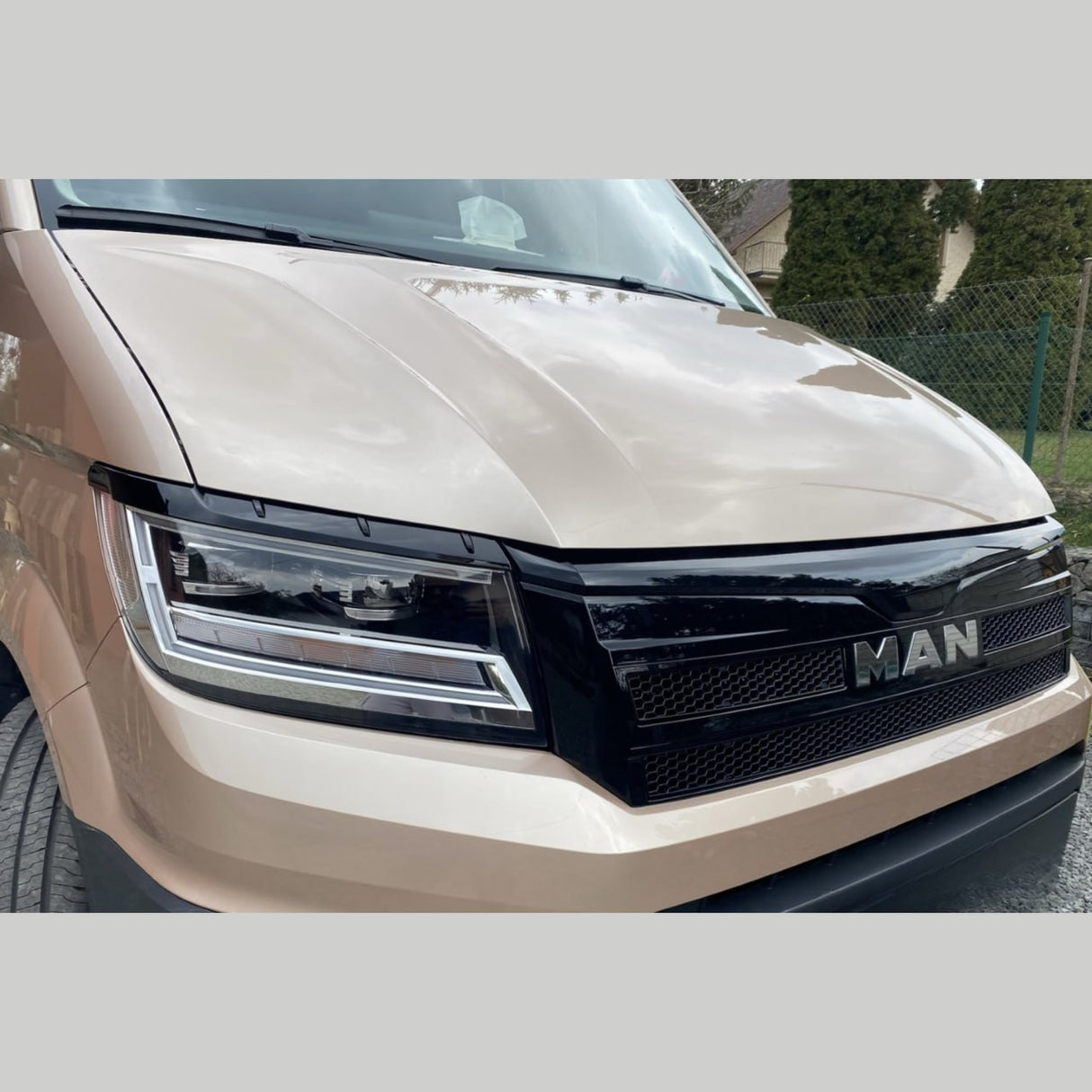 Para el nuevo VW Crafter Headlight Eyebrow Trim - Gloss Black - Accesorio de estilo Van de Van-X