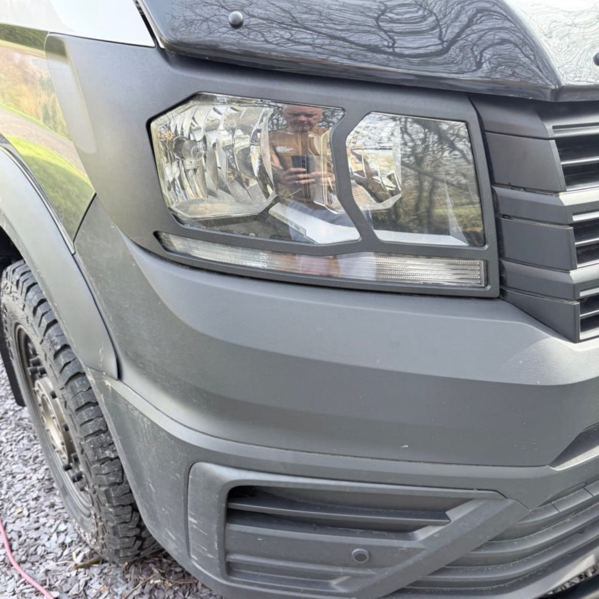 Para protectores de faros MAN TGE – Hammerite Ultimate Matte Black – Protección Premium | Van-X