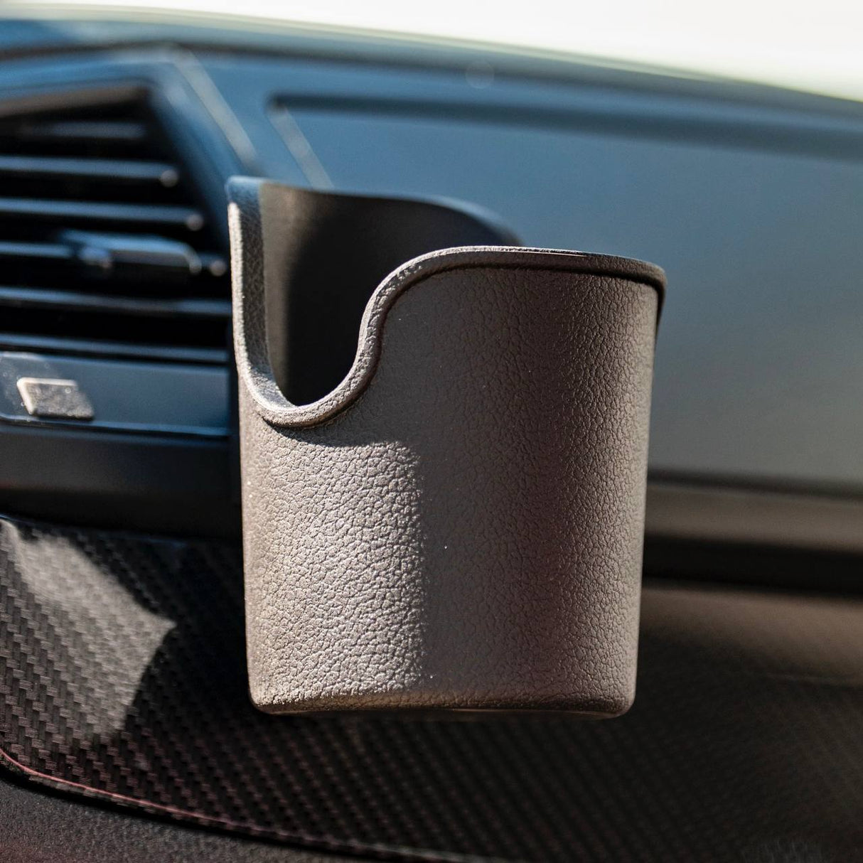 Para acabados de ventilación de aire del VW T6 con portavasos - Conjunto lateral izquierdo y derecho – accesorios interiores | Van-X