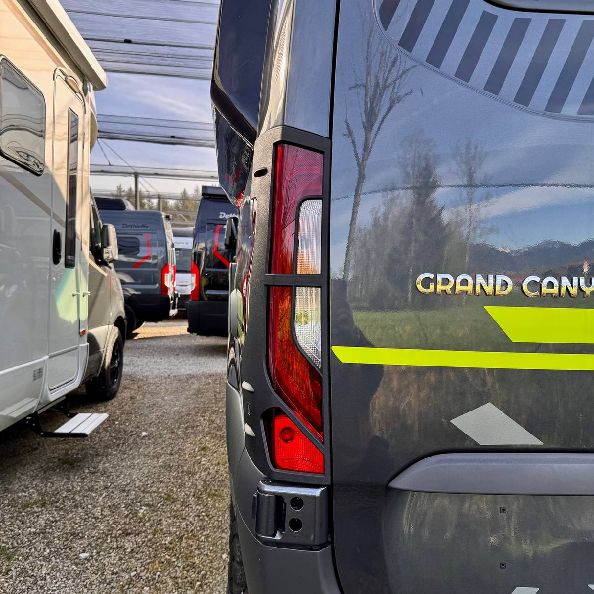 Per Protezioni Fari Posteriori Mercedes-Benz Sprinter 907 | Protezioni fanali posteriori per furgoni Sprinter – Van-X