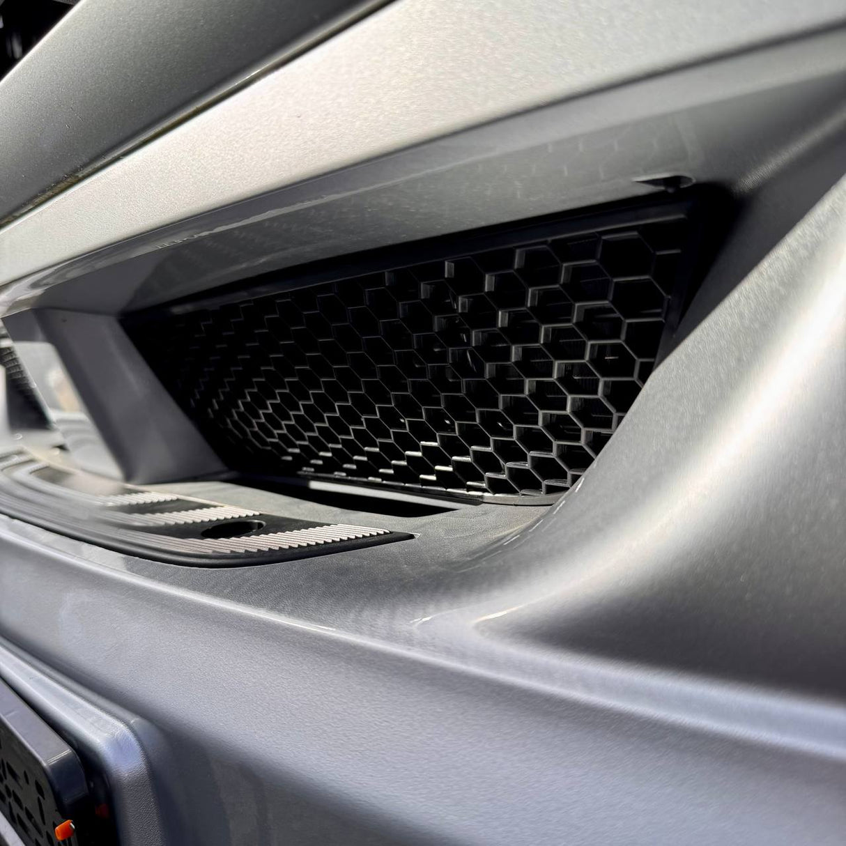 Voor Mercedes Sprinter 907 Voorbumper Honingraat Mesh Roosters – Set van 2 - Van-X