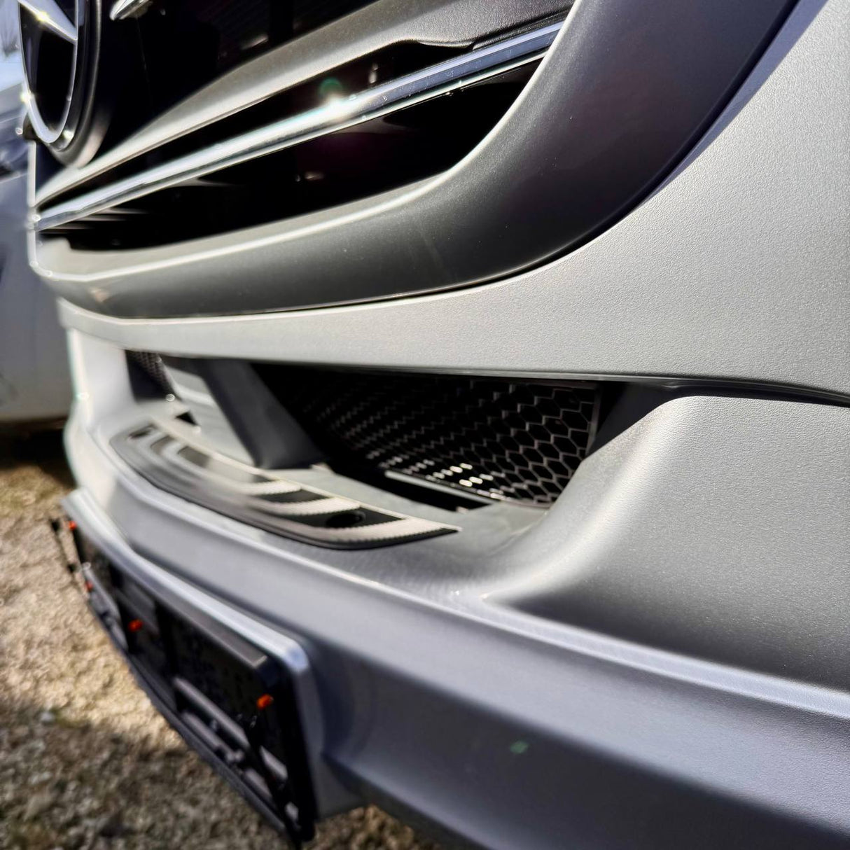 Voor Mercedes Sprinter 907 Voorbumper Honingraat Mesh Roosters – Set van 2 - Van-X