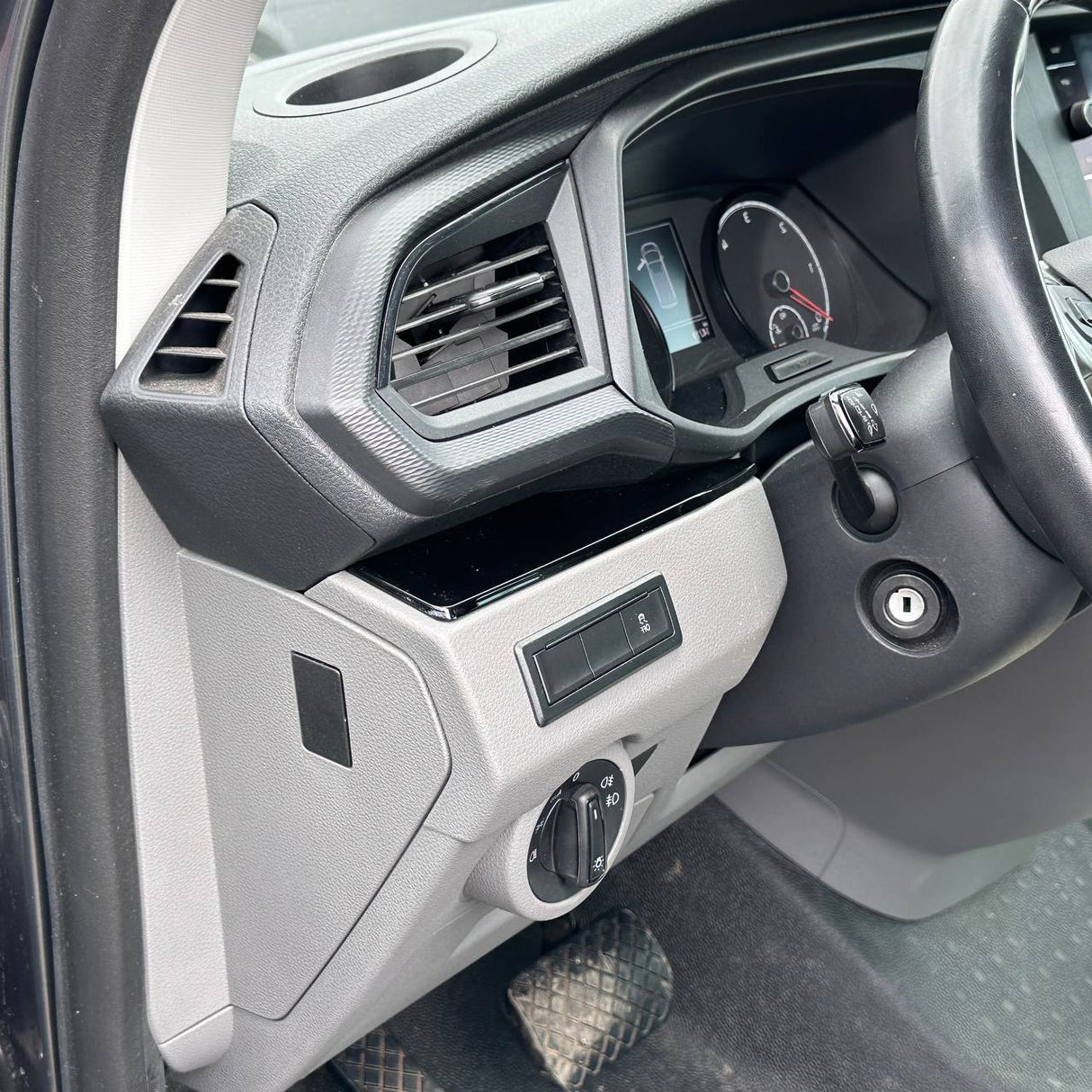 Voor VW T6.1 Transporter Dashboard Upgrade Van-X – Premium 4-delige glanzend zwarte onderpaneelafwerking en deurkaartset