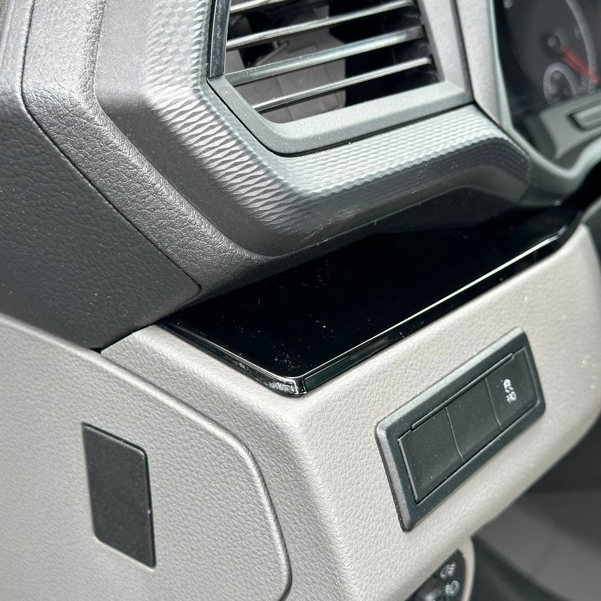 Voor VW T6.1 Transporter Dashboard Upgrade Van-X – Premium 4-delige glanzend zwarte onderpaneelafwerking en deurkaartset