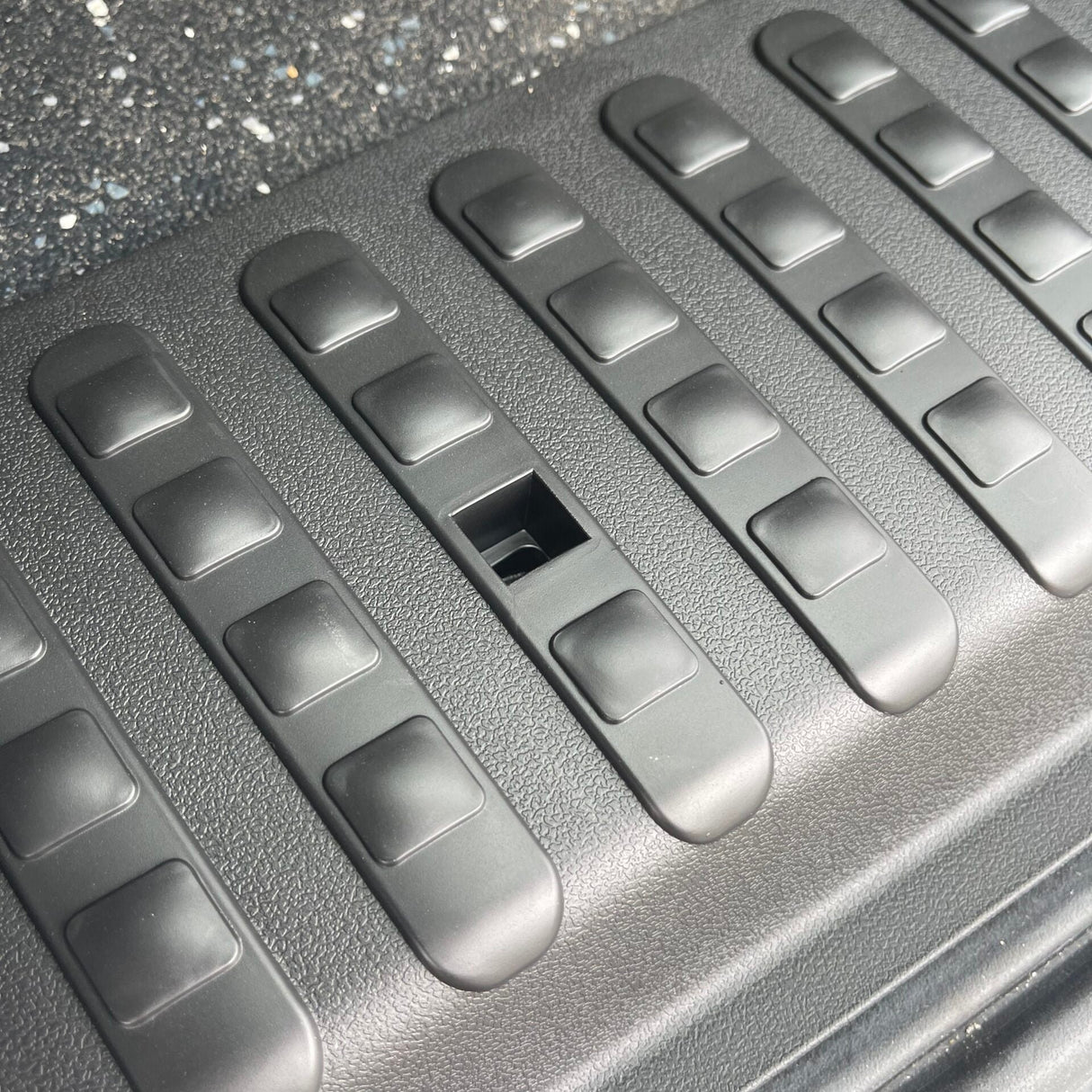 For VW T6.1 V2 Barn door Threshold Cover + Side Step + Fitting Kit