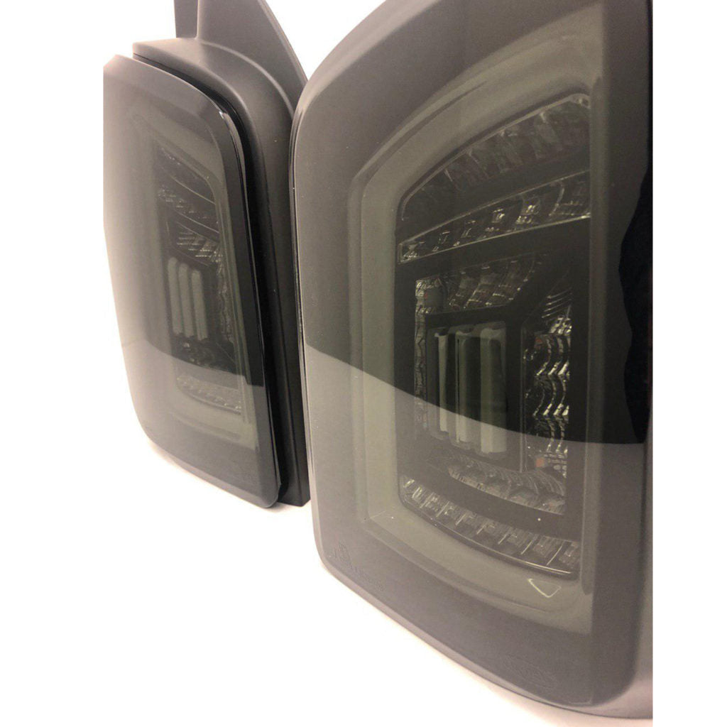 VW T5, T5.1 Porta fienile fumé Luci posteriori LHD Barre bianche LED Guida a sinistra Solo furgone MK3