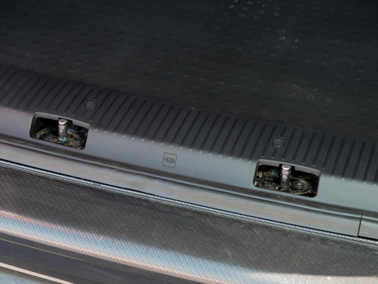 For VW T5, T5.1 V2 Transporter Rear Threshold Cover Barndoor / Twin Door Plastic Full Length