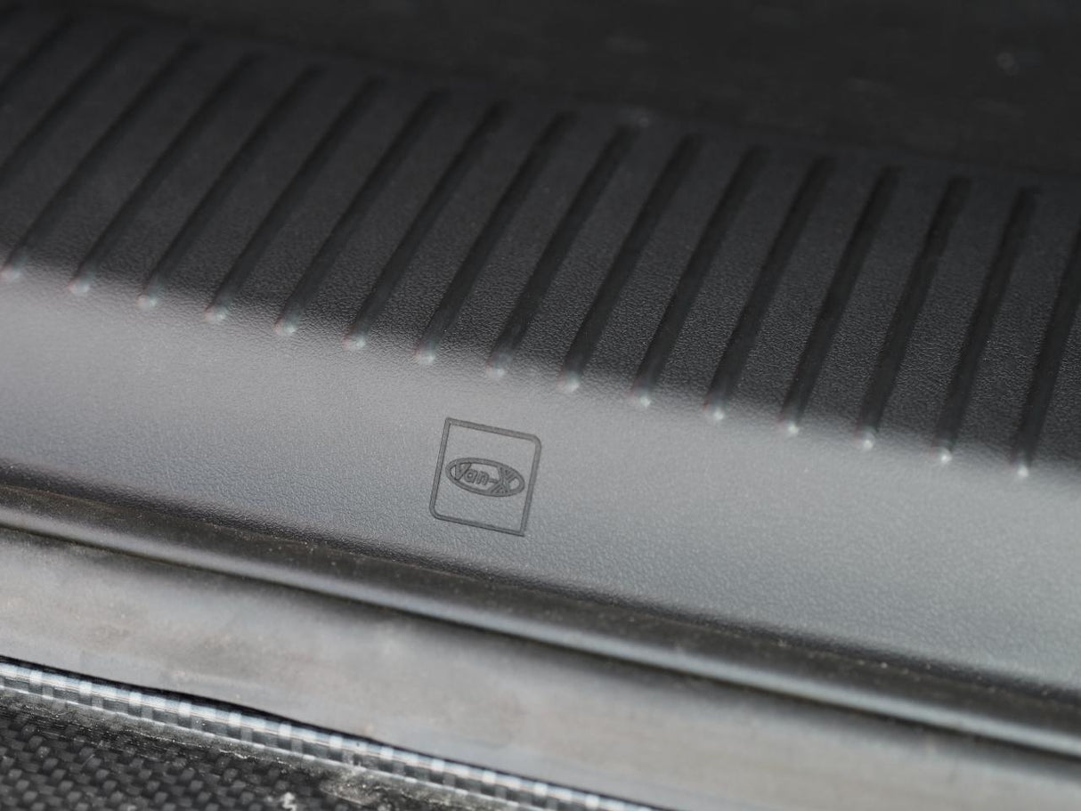 For VW T5, T5.1 V2 Transporter Rear Threshold Cover Barndoor / Twin Door Plastic Full Length
