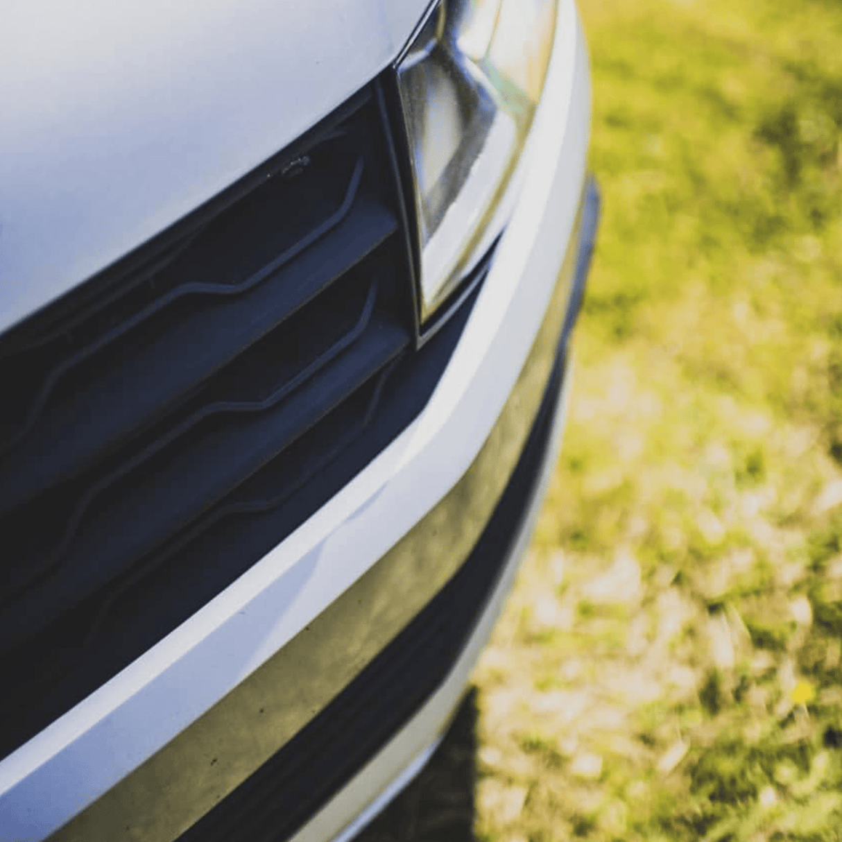 Griglia anteriore VW T6 R-Line (2 in 1) con badge/senza badge - Nero opaco