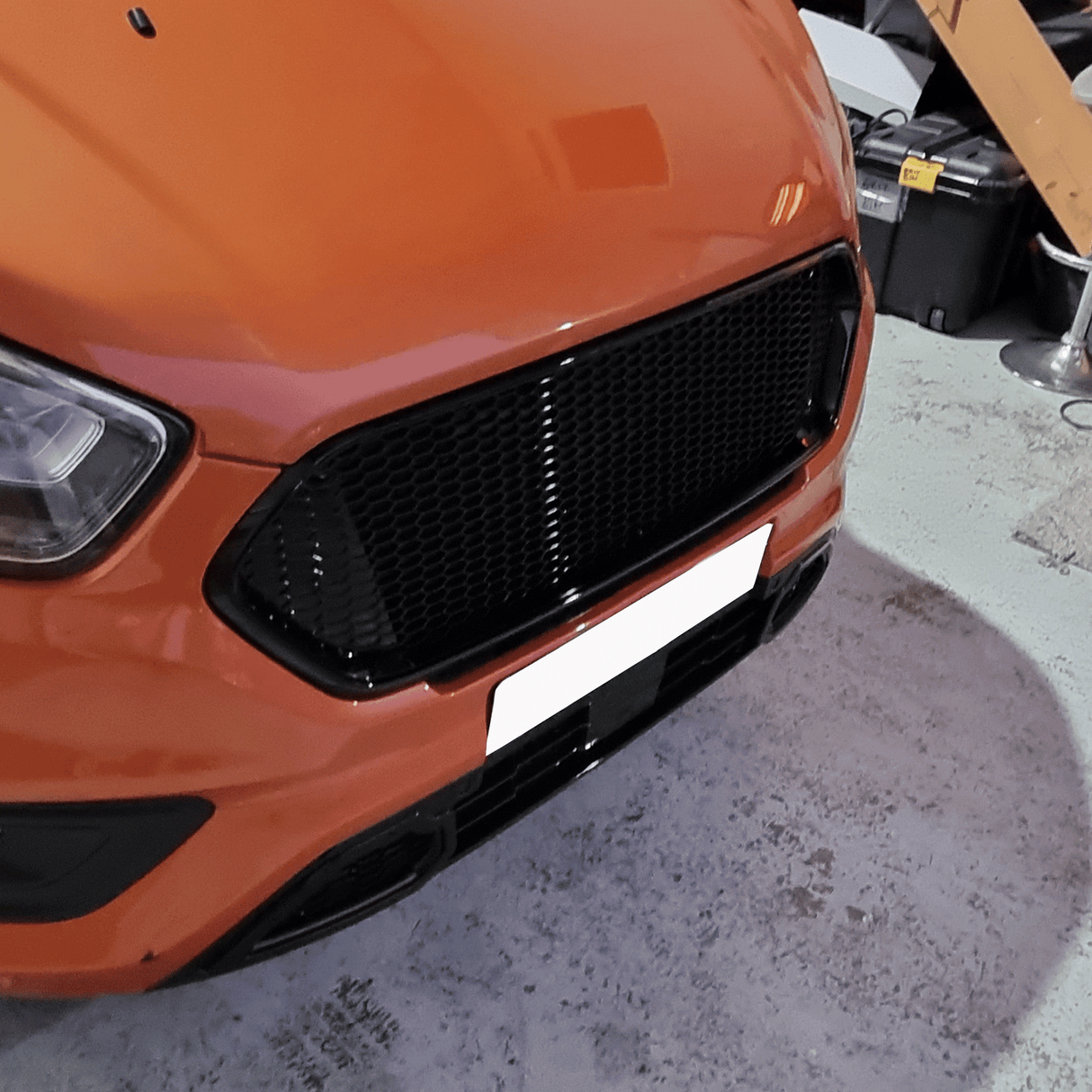 Pour grille sans badge en nid d'abeille pour Ford Transit Custom – Noir brillant, prête à installer