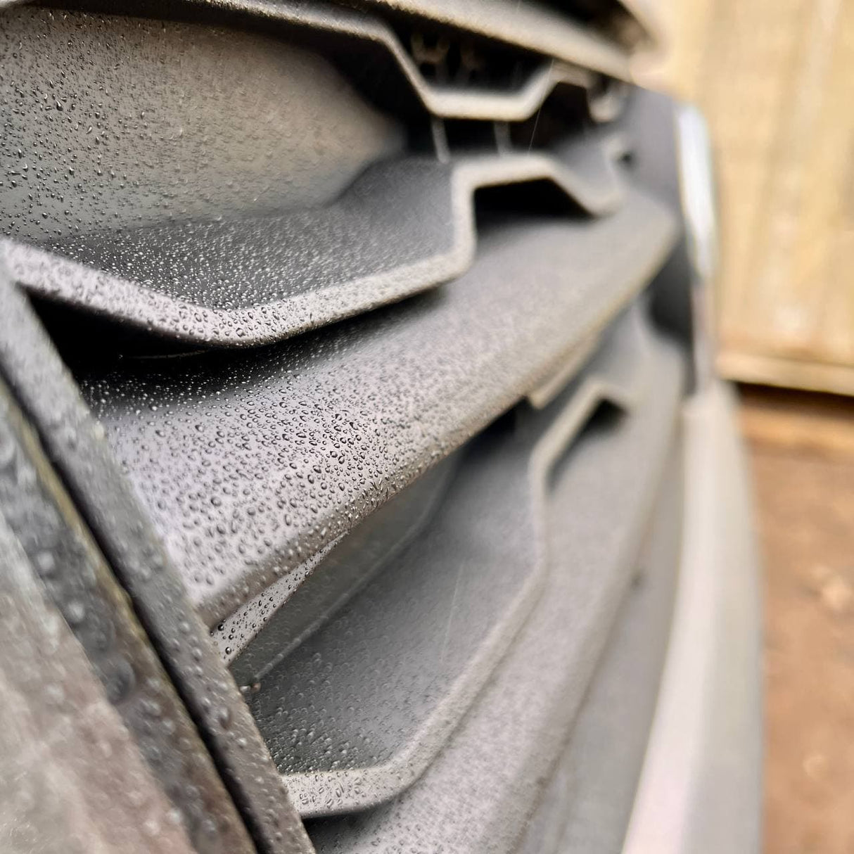 Griglia anteriore VW T6 R-Line (2 in 1) con badge/senza badge - Nero opaco