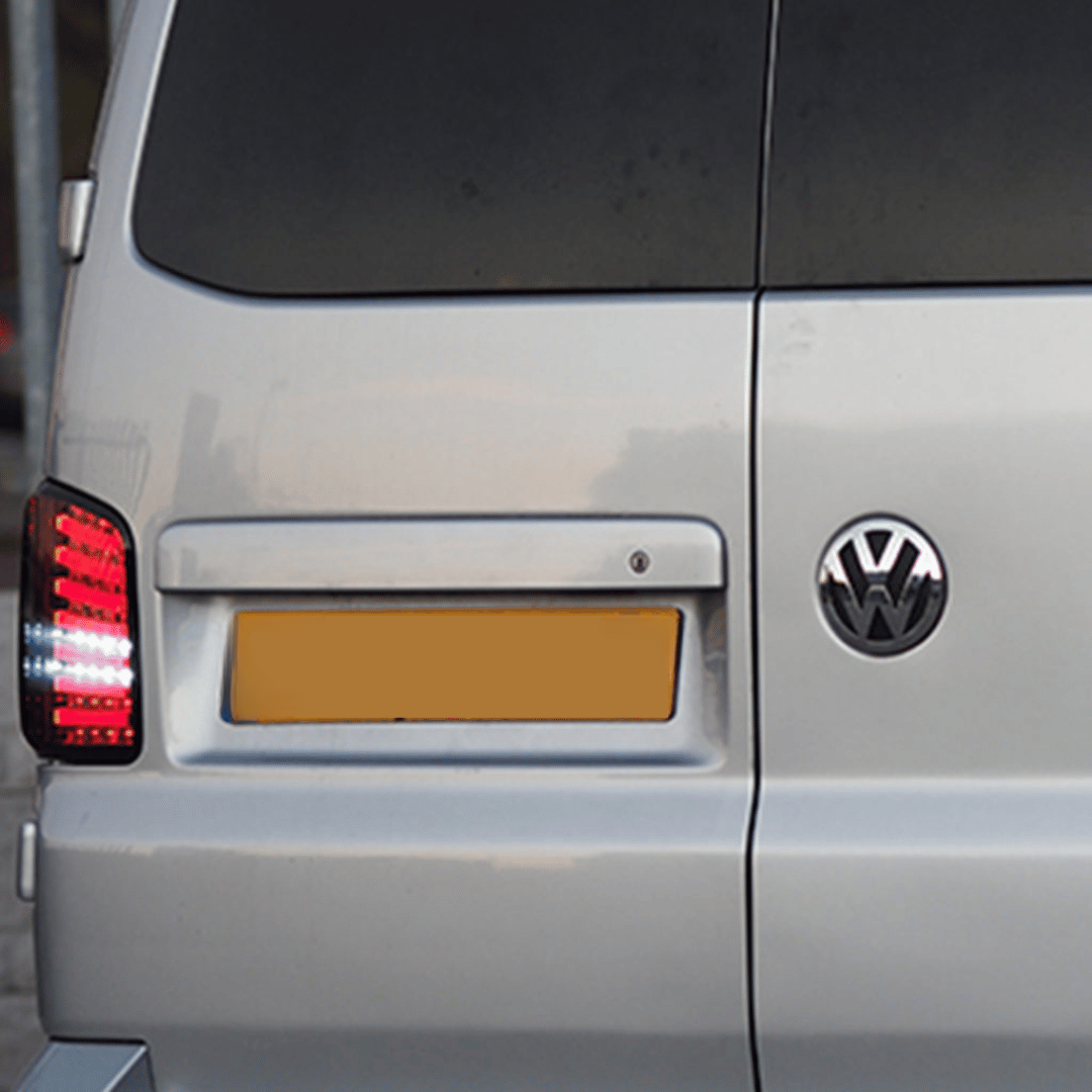 VW T5, T5.1, Kentekenplaat achter schuurdeur – Reflex Zilver