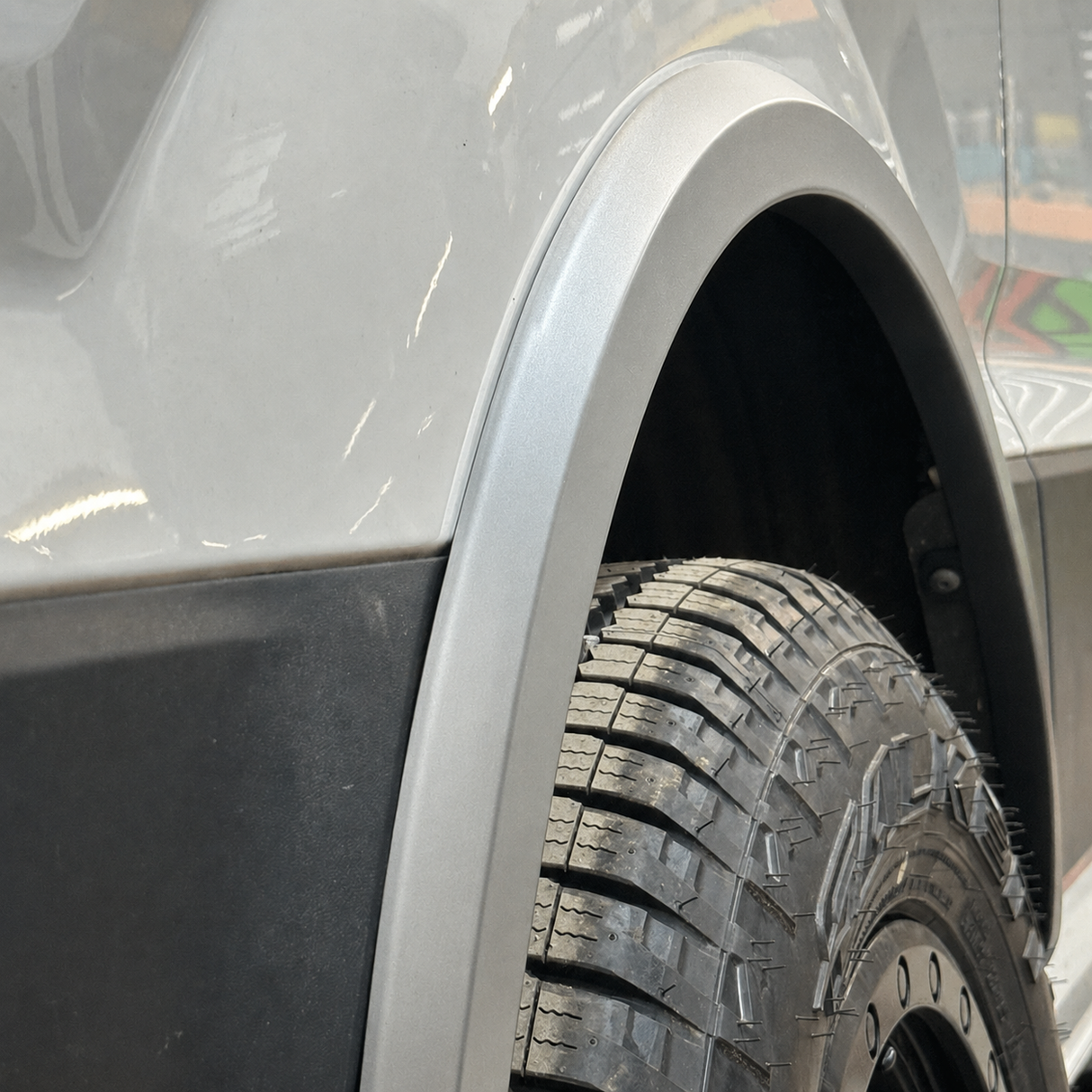 Pour les protège-passages de roue VW New Crafter / MAN TGE 4 pièces – Argent - Kit robuste flexible OEM+ sans coupe