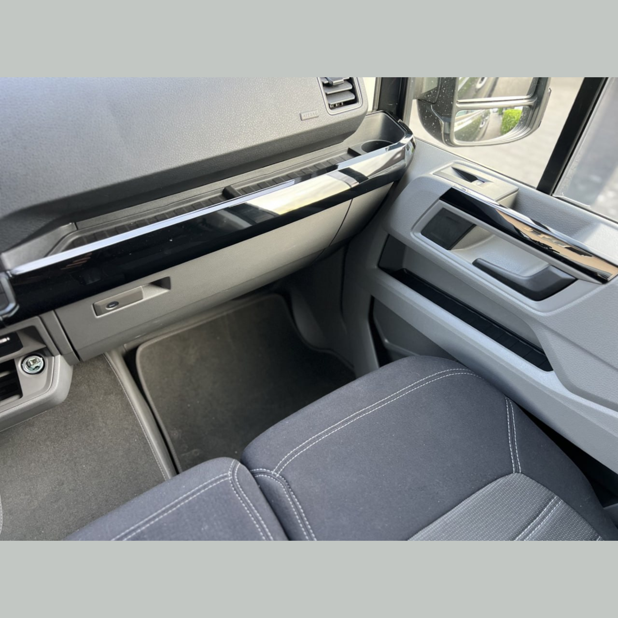 Voor MAN TGE LHD Lower Dashboard-styling uitvoeringen - Glanzend zwart (set van 6) | Van-X