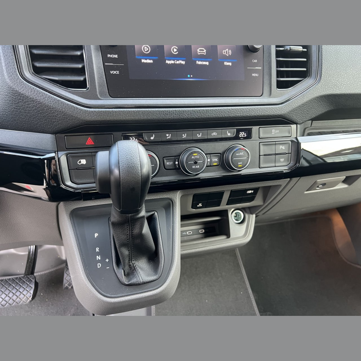 Voor MAN TGE LHD Lower Dashboard-styling uitvoeringen - Glanzend zwart (set van 6) | Van-X