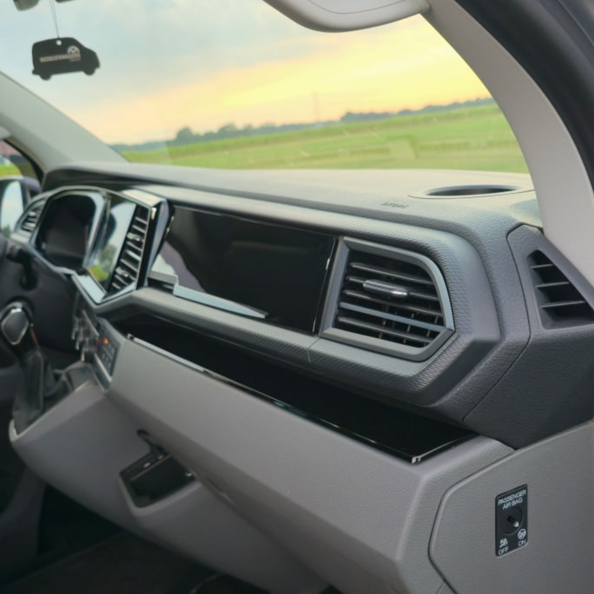 Voor VW T6.1 Transporter Dashboard Upgrade Van-X – Premium 4-delige glanzend zwarte onderpaneelafwerking en deurkaartset