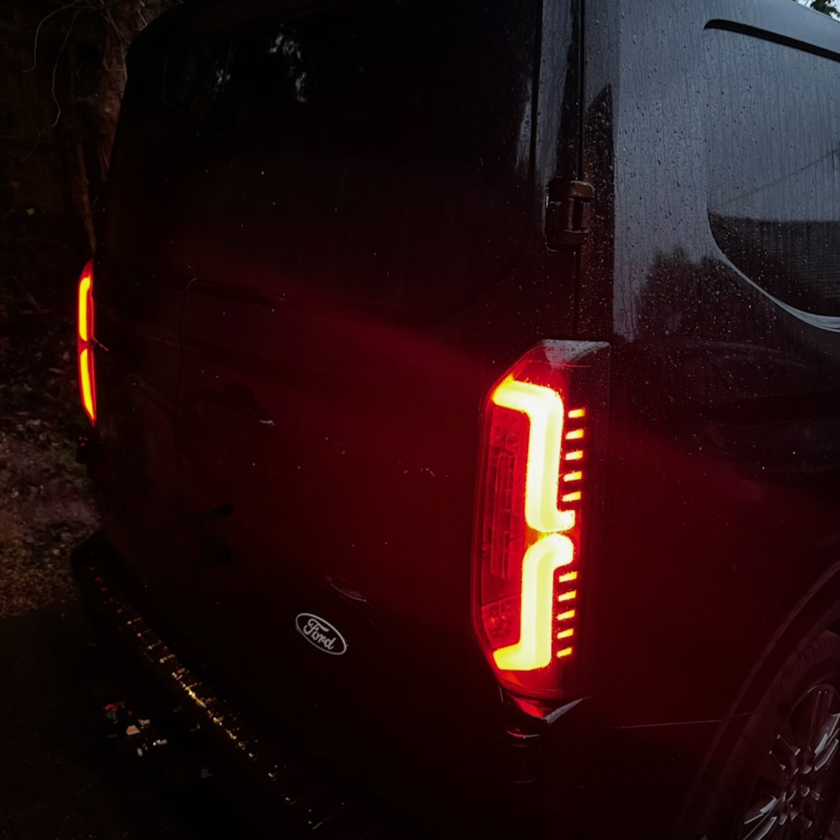 Per la nuova Van-X Custom 2024–2026 Luci posteriori Full LED – Aggiornamento delle lenti fumate