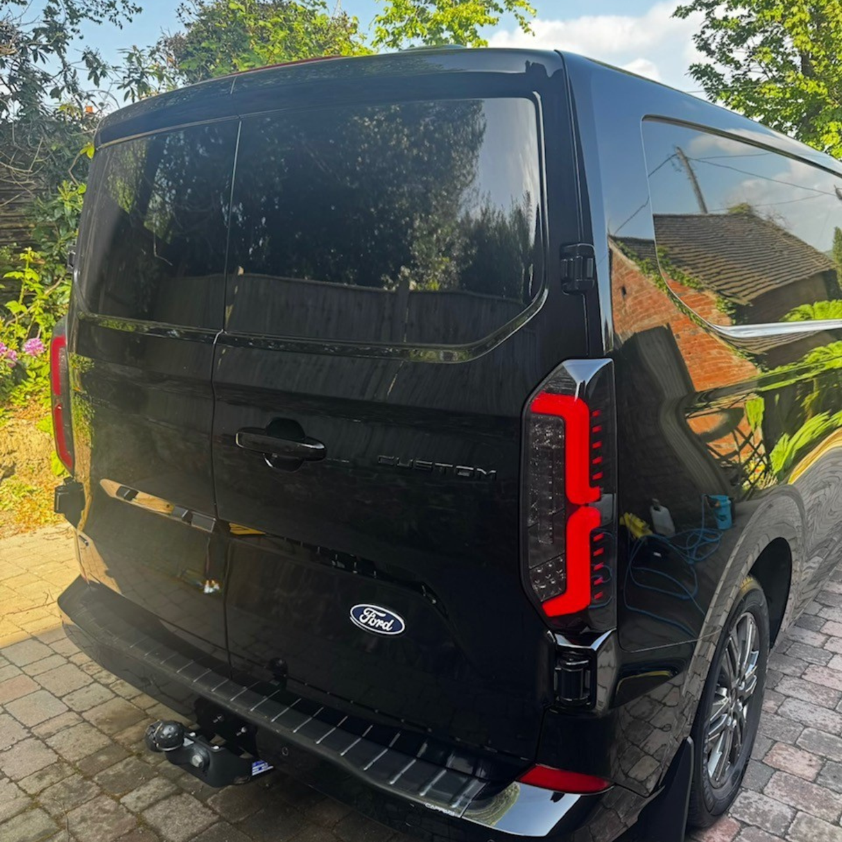 Per la nuova Van-X Custom 2024–2026 Luci posteriori Full LED – Aggiornamento delle lenti fumate