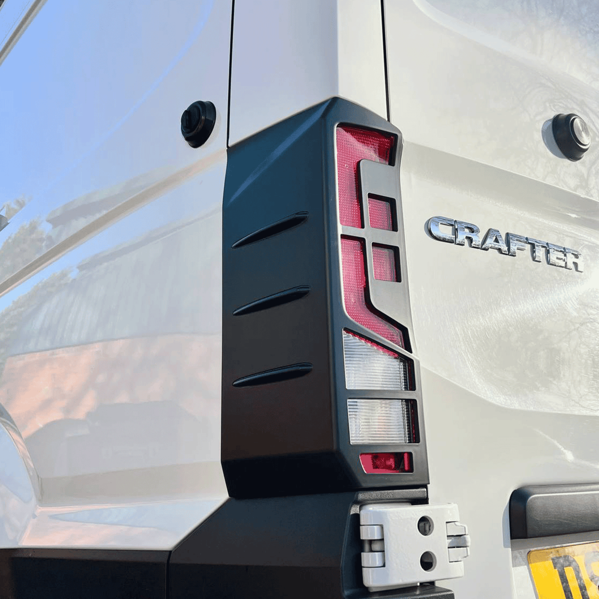 Pour Protections de Feux Arrière Volkswagen Crafter - Hammerite Ultimate Matte Black (à partir de 2018)