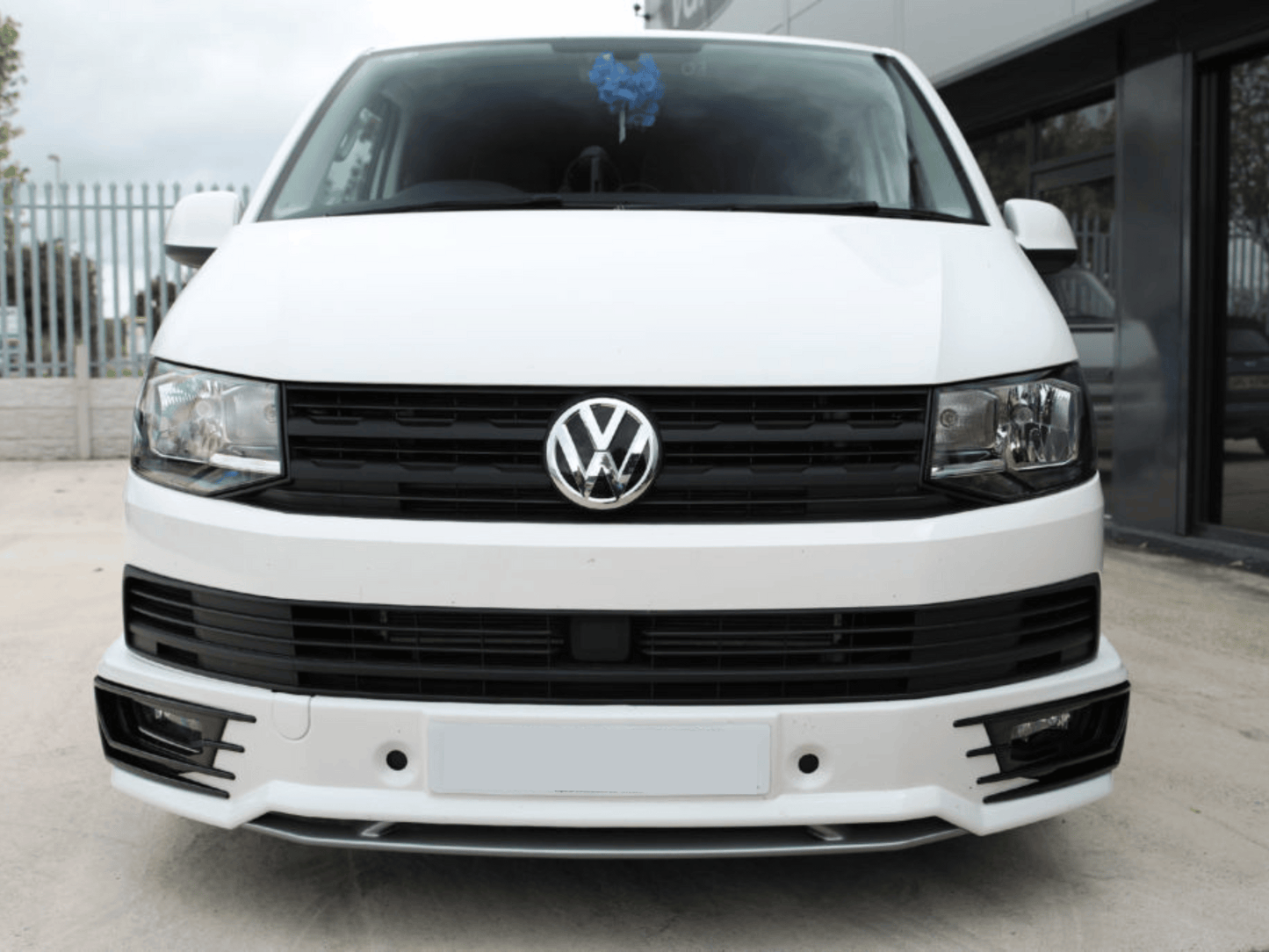 Adornos de Parrilla Delantera Estilo R-Line para VW Transporter T6 - Negro Brillante