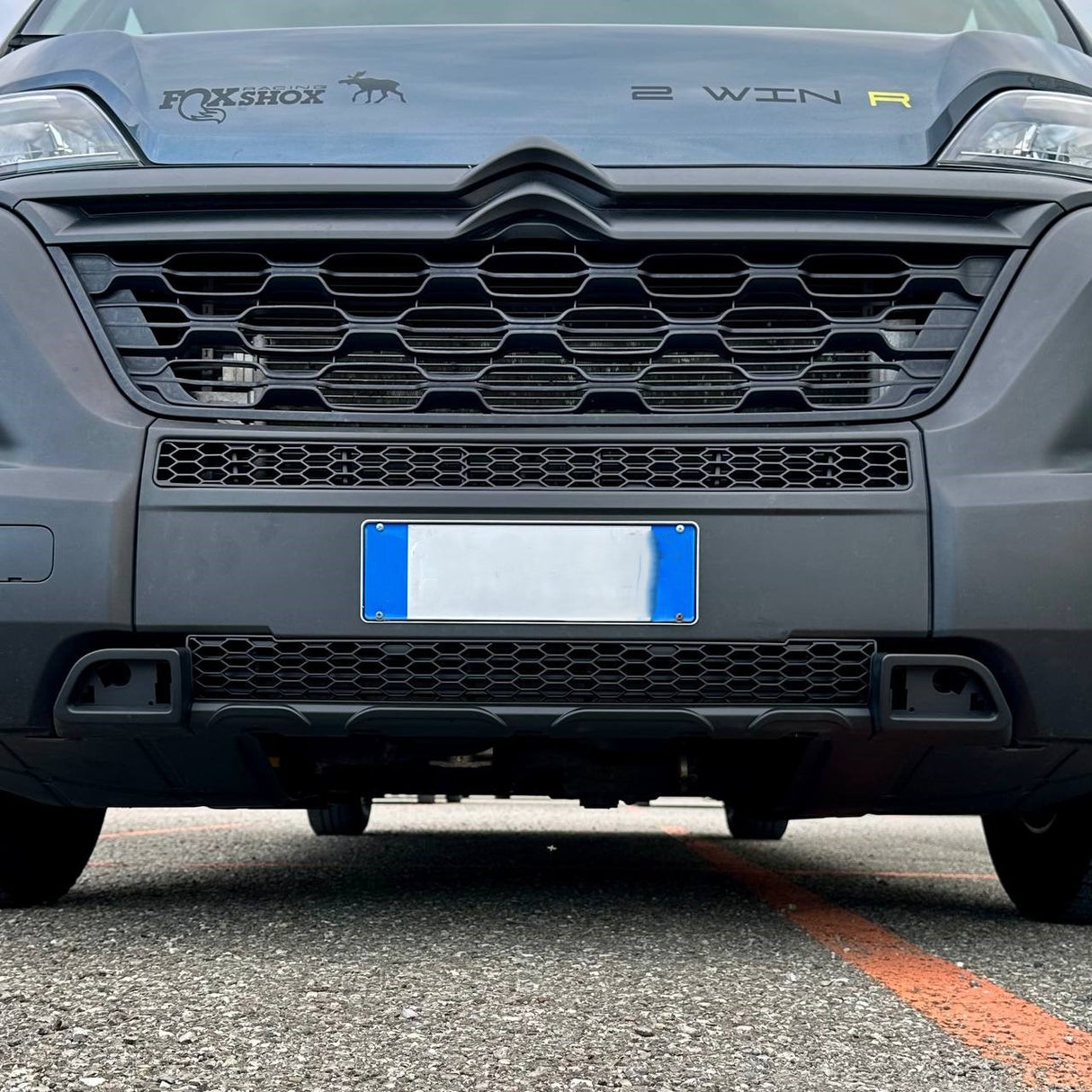 Per Fiat Ducato / RAM ProMaster Bundle Grille a nido d'ape anteriore 2 pezzi - Nero opaco | Van-X