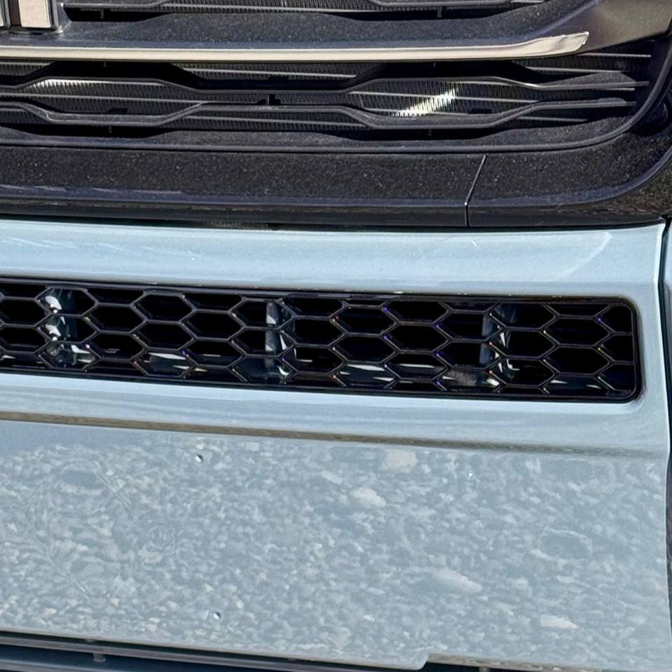 Pare-chocs de Vauxhall Movano en nid d'abeille sans capteurs de stationnement - Noir brillant