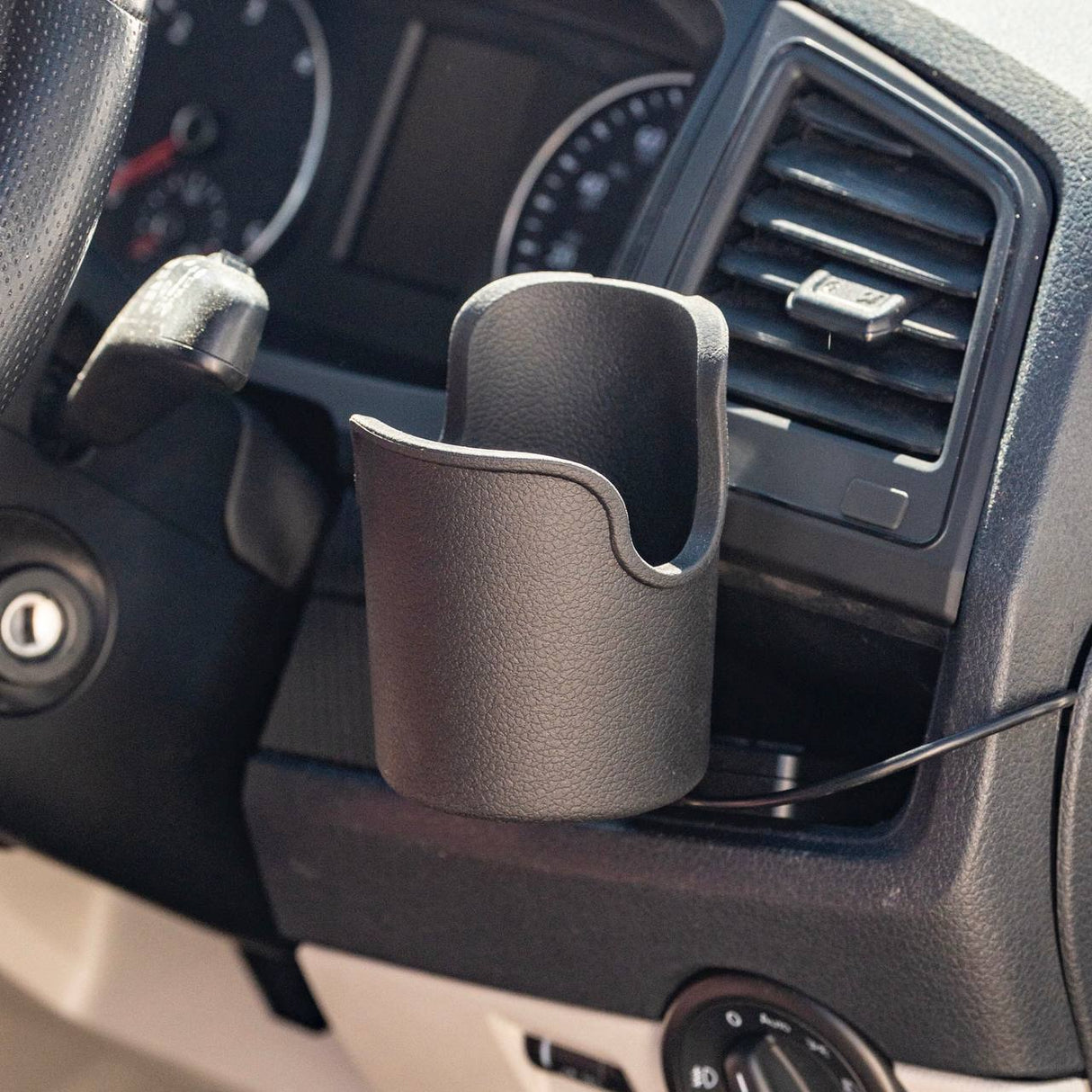 Para acabados de ventilación de aire del VW T6 con portavasos - Conjunto lateral izquierdo y derecho – accesorios interiores | Van-X