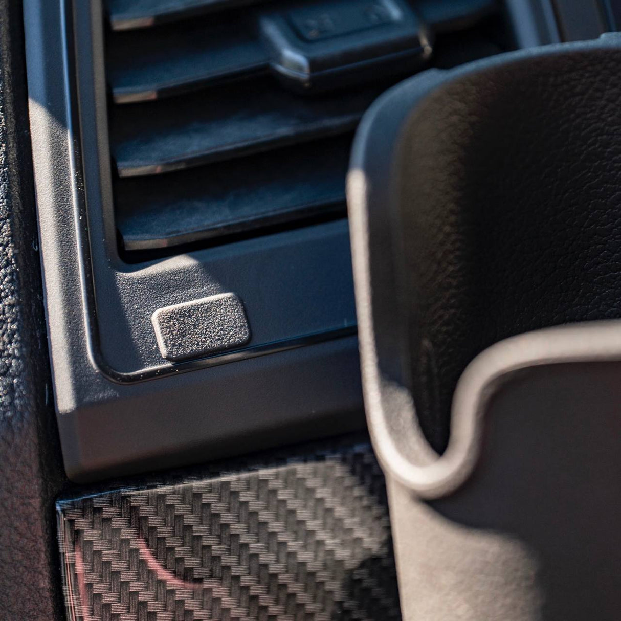 Para acabados de ventilación de aire del VW T6 con portavasos - Conjunto lateral izquierdo y derecho – accesorios interiores | Van-X