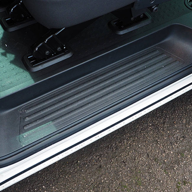 Cubiertas de umbral para puertas traseras VW T5, T5.1, más escalón lateral con kit de montaje incluido