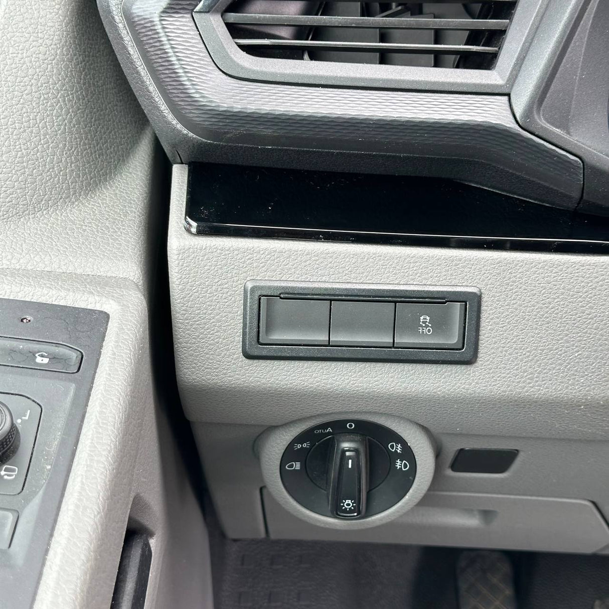 For VW T6.1 Transporter Dashboard Upgrade – 4-Piece Gloss Lower Dash Trim Set